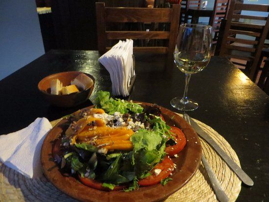 Tastavins, vinos y tapas